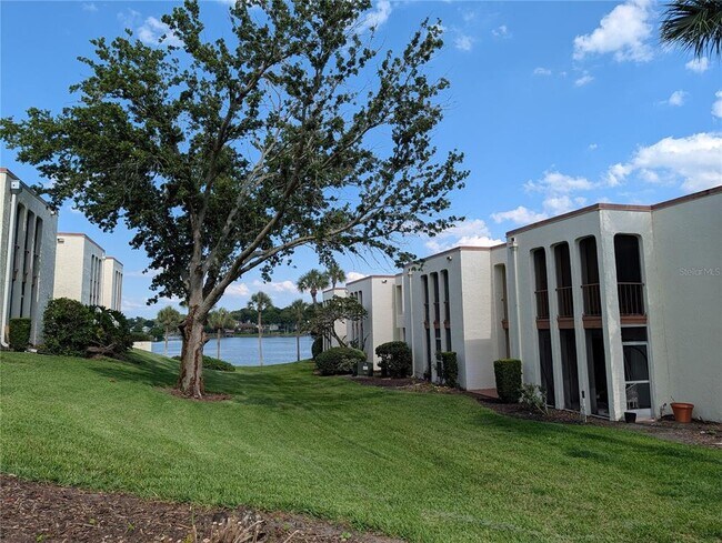 Building Photo - 522 Orange Dr
