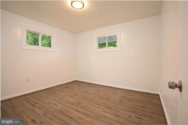 Building Photo - 13802 Marianna Dr