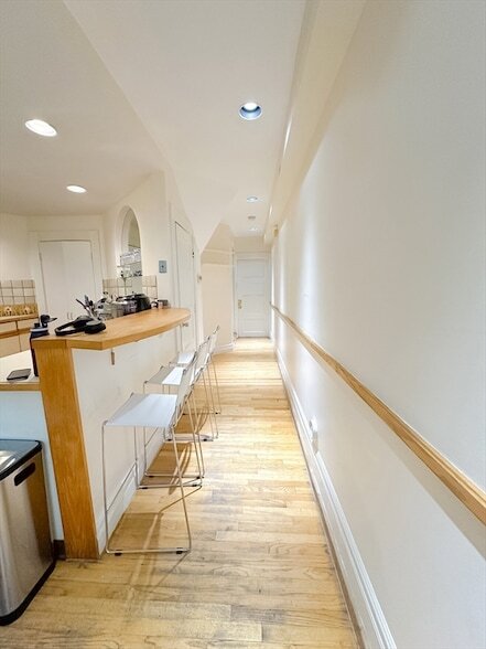 Building Photo - 36 St Stephen St