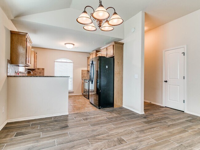 Building Photo - 3 Bed/2 Bath in Sonador of Montague Subdivision - Deer Creek Schools