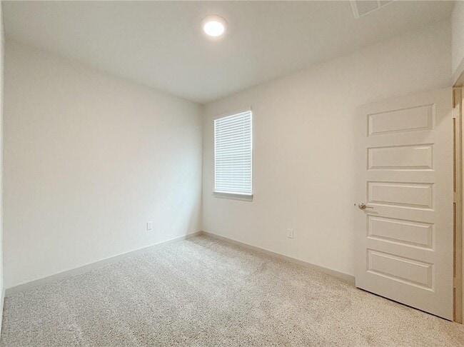 Building Photo - 10501 Defender Trl