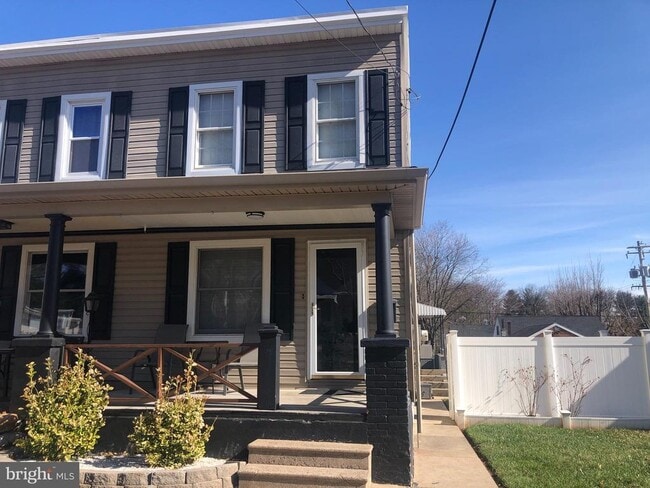 Building Photo - 176 Moser Rd