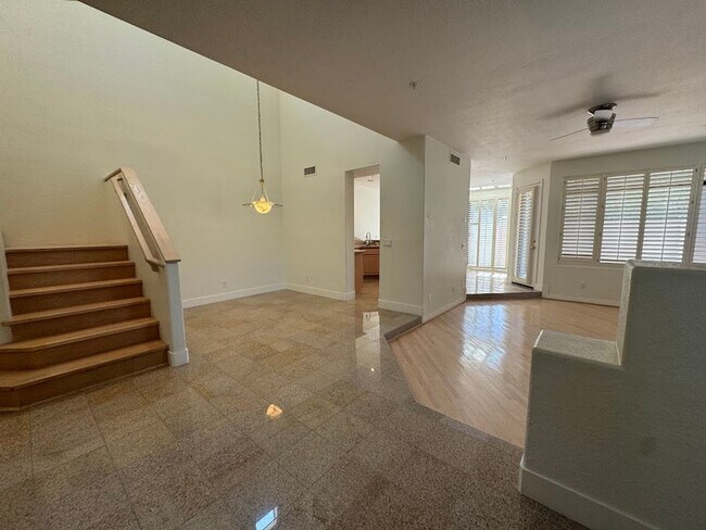 Building Photo - BEAUTIFUL 3 BEDROOM 3 BATHROOM HOME IN GAI...