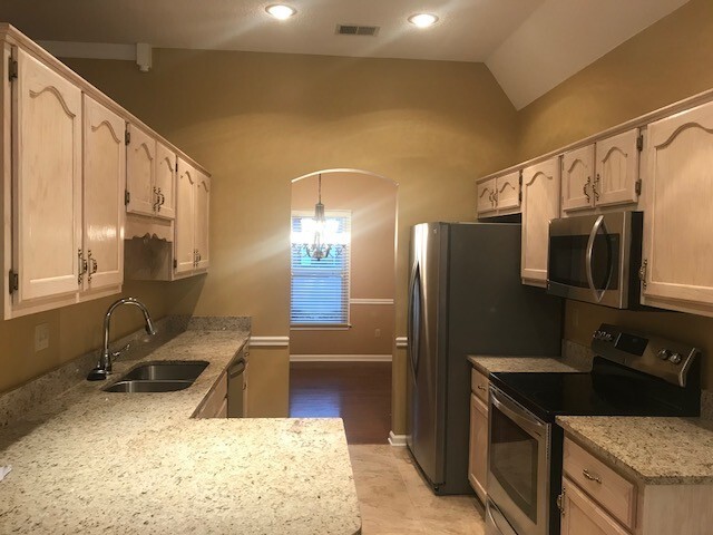 Building Photo - OCCUPIED UNTIL 6.30.2026- Luxury Home For Rent!!!!