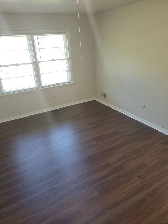 Building Photo - 4113 La Salle Ave