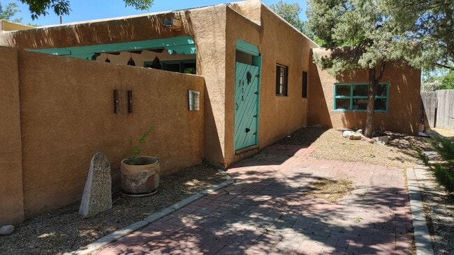 Building Photo - Coming Soon! Old Town Charm! 2 Bedroom Hou...