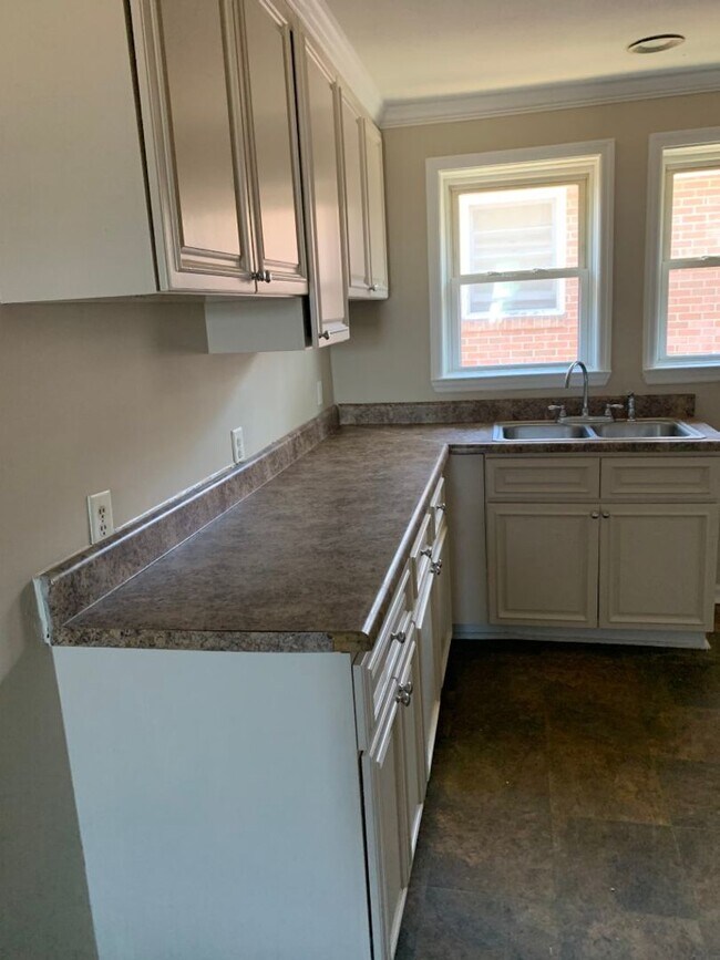 Building Photo - 100-B Spring Ave.