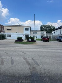 Building Photo - 1905 Binz St