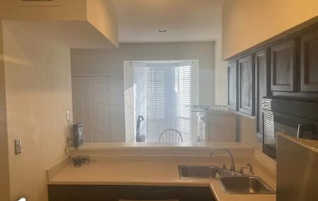 Building Photo - 2121 El Paseo St