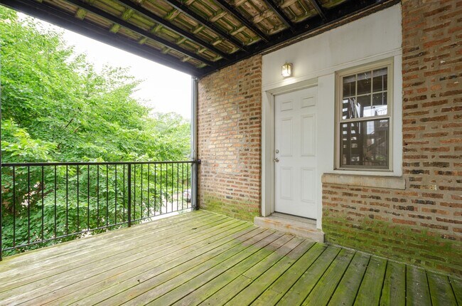 Building Photo - 7357 N Ashland Blvd