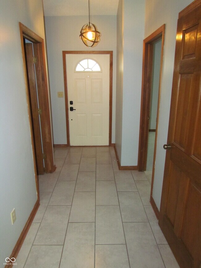 Building Photo - 6842 Sextant Dr