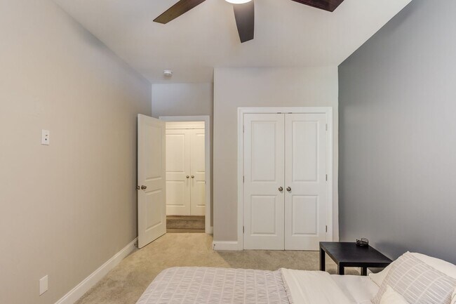 Building Photo - 1450 Edgebrook Ct NE