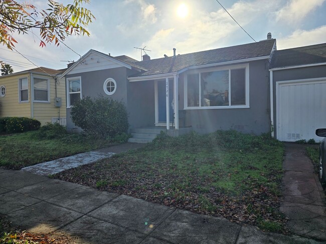 Primary Photo - Single Story 3 bedroom Home located in Ric...