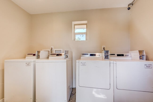 Building Photo - 1430 Pierce St