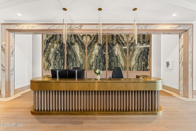 Building Photo - 4240 E Camelback Rd