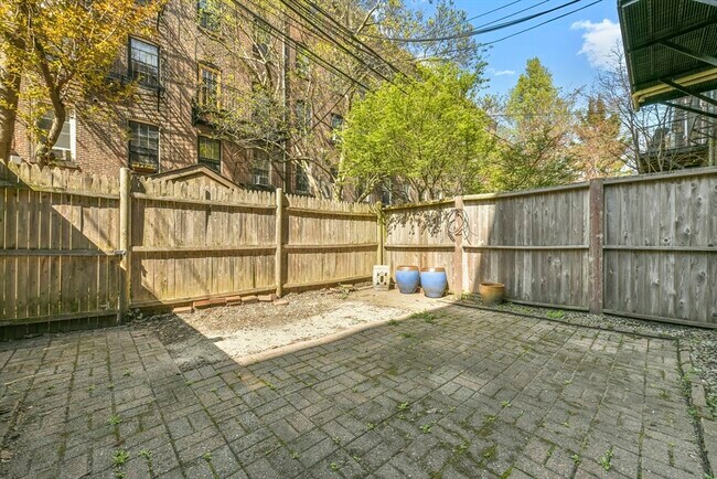 Building Photo - 97 Appleton St