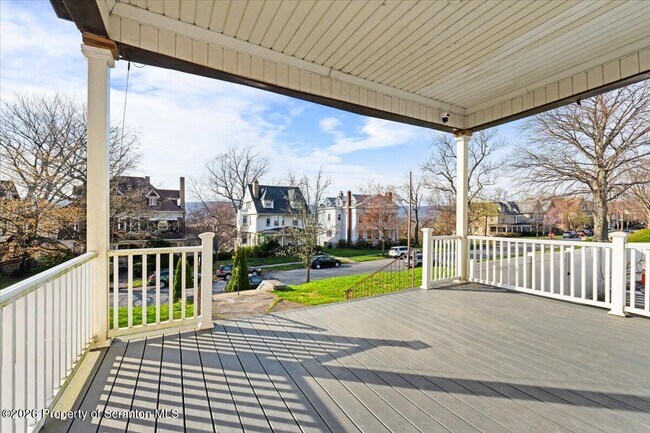 Building Photo - 840 Clay Ave