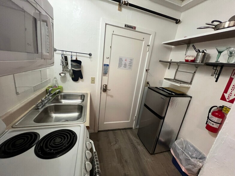 Building Photo - 688 Nebraska St