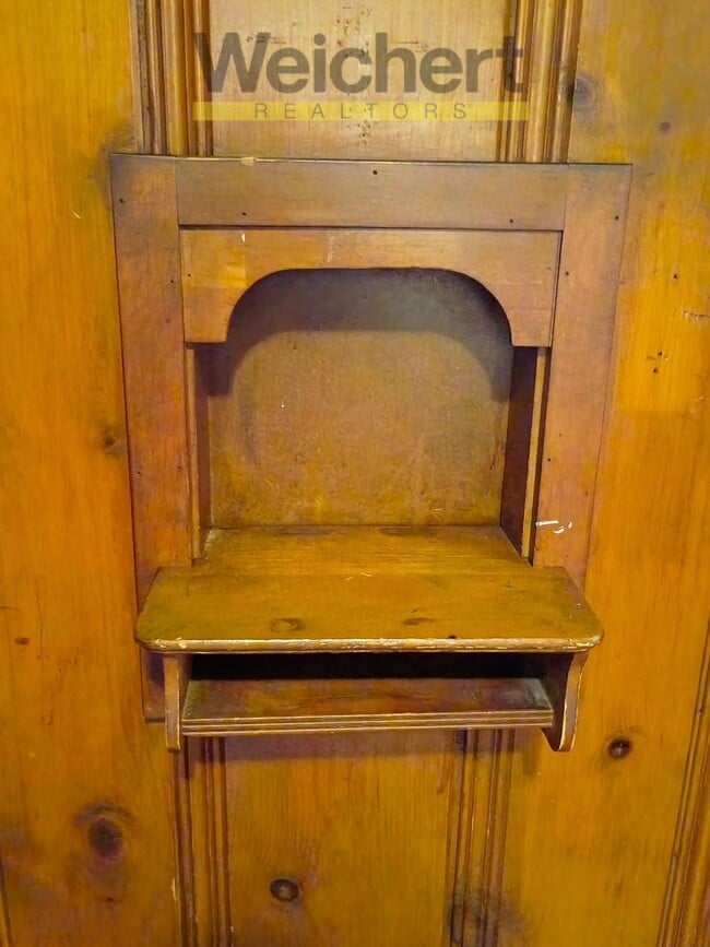 Building Photo - Charming 2BR/1BA Home with Spacious Backyard