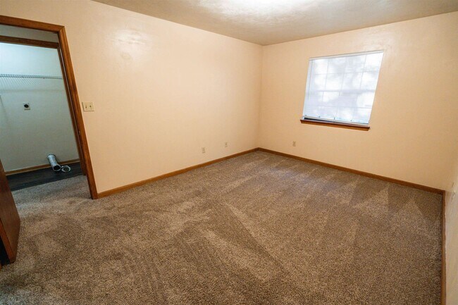 Building Photo - 1224 Brafforton Dr