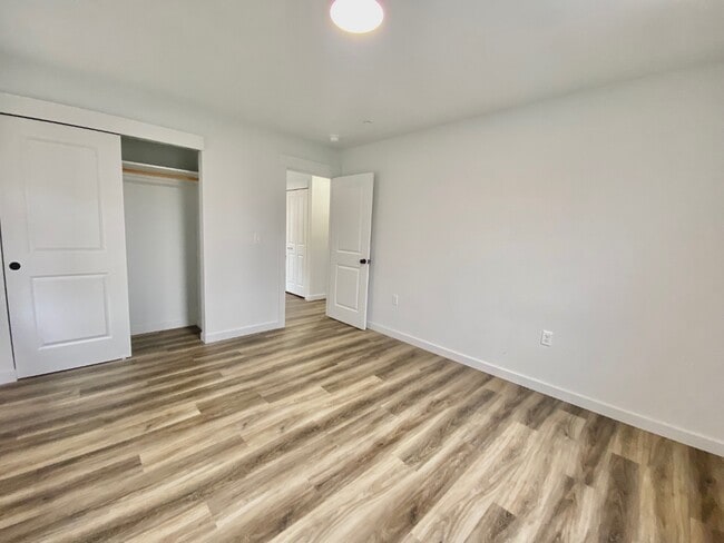 Building Photo - 1022 Villa Way