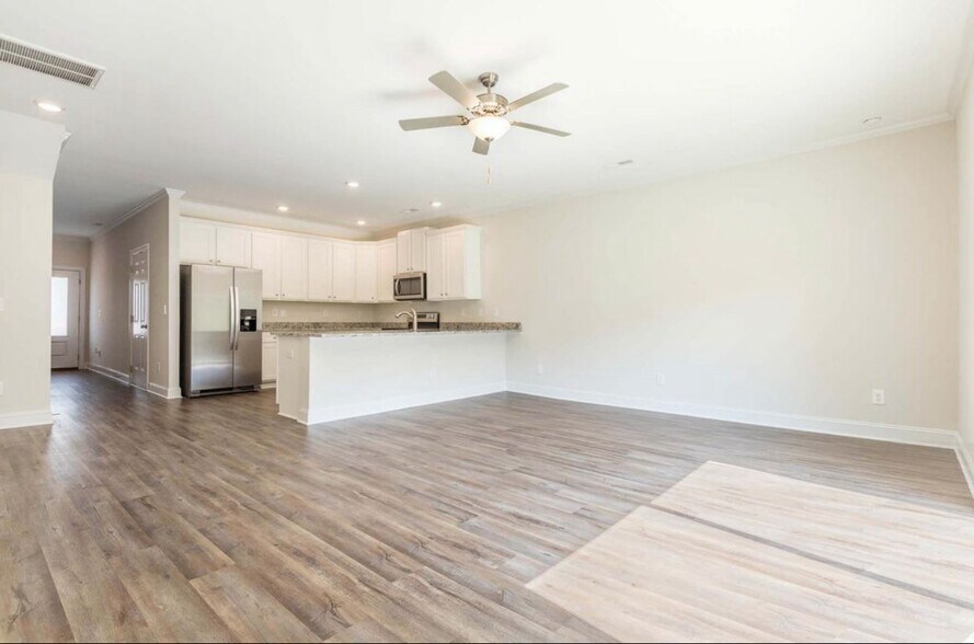 Building Photo - 5324 Stream Stone Way