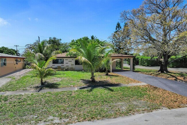 Building Photo - 2890 SW 9th St