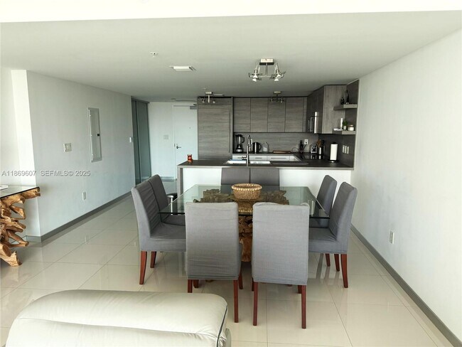 Building Photo - 400 Sunny Isles Blvd