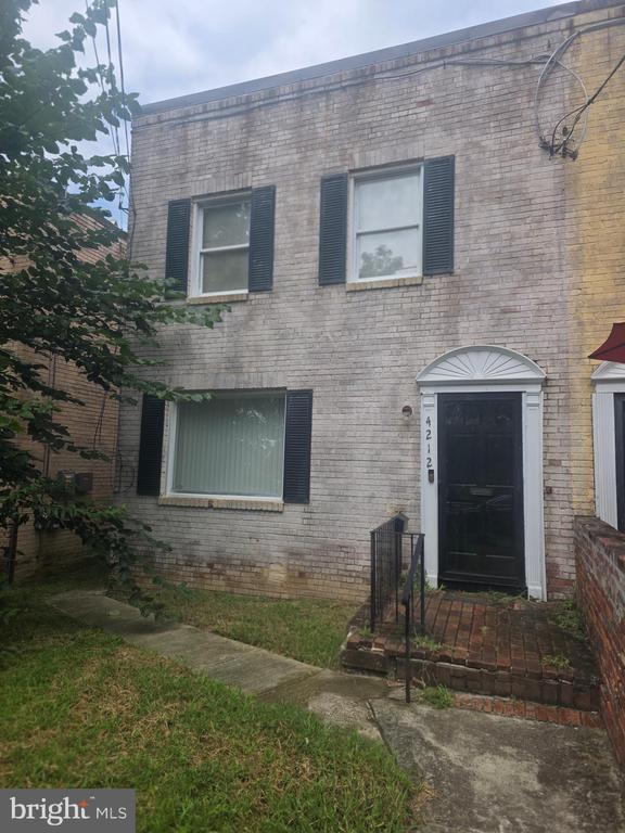 Building Photo - 4212 Clay St NE
