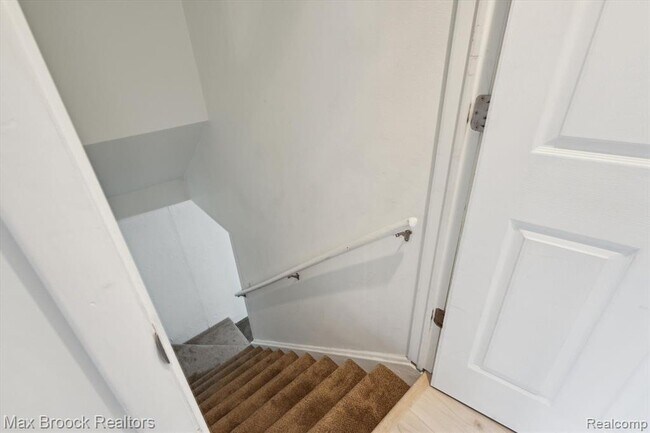 Building Photo - 1131 Indianwood Trail