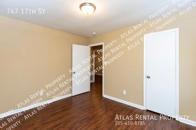 Building Photo - 747 17th St