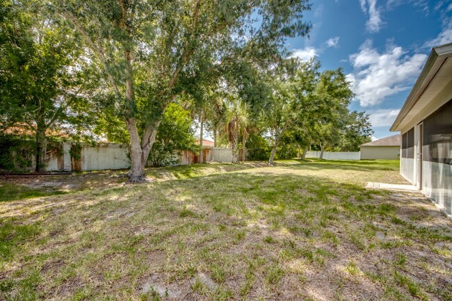 Building Photo - 2462 Nature Pointe Loop