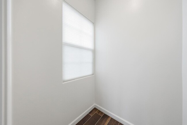 Building Photo - 4897 N 207th Ln