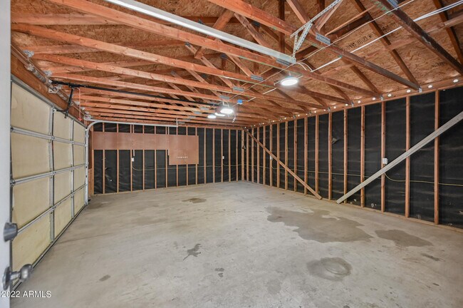 Building Photo - 1226 W Rancho Dr