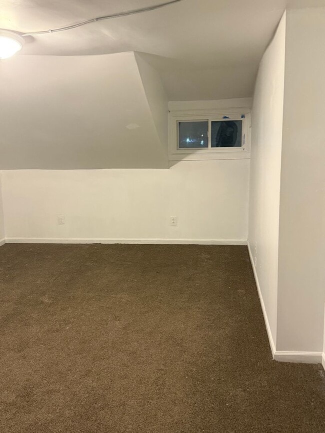 Building Photo - 14 Gerdon Ave