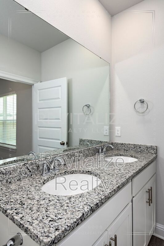 Building Photo - 13658 Addison Pl