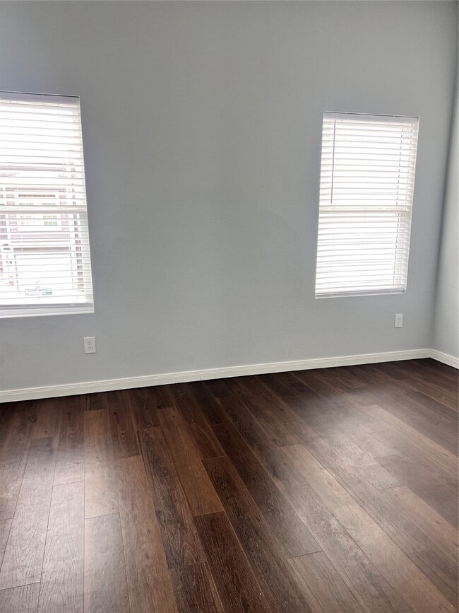 Building Photo - 4936 Dalhart Dr