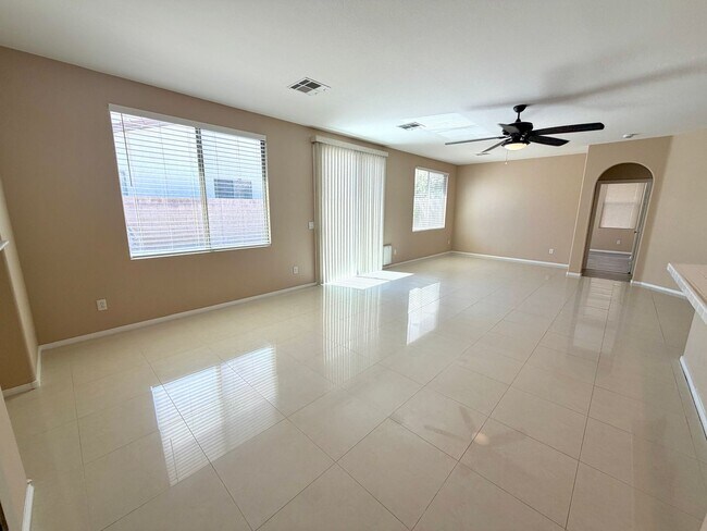 Building Photo - 7493 Longhorn Lodge Ave