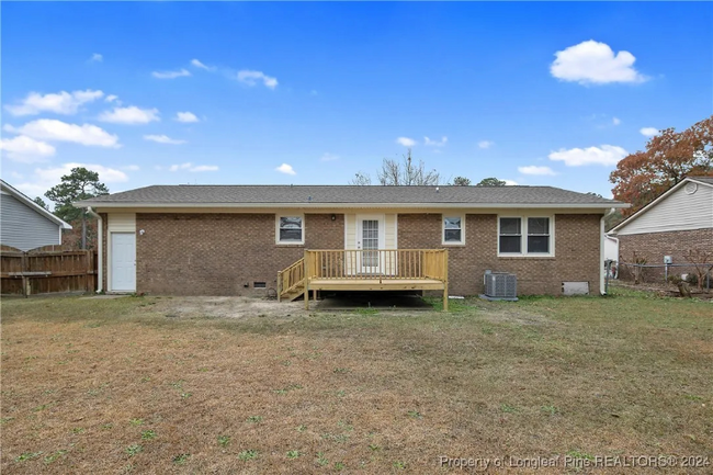 Building Photo - 929 Hollydale Ln