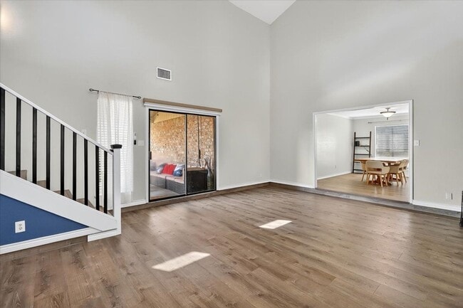 Building Photo - 5410 Fox Run Dr