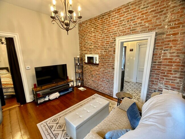 Building Photo - 271 Chestnut Ave