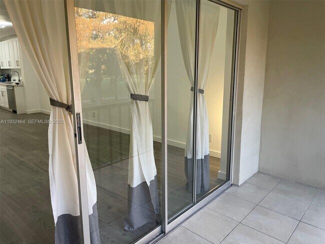 Building Photo - 7800 S Colony Cir