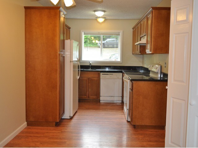 2 Bedroom - Montclair Apartments