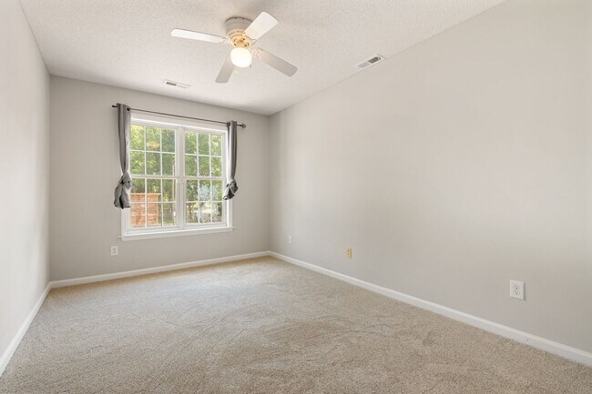 Building Photo - Single Family home in Hedingham: Available Now!