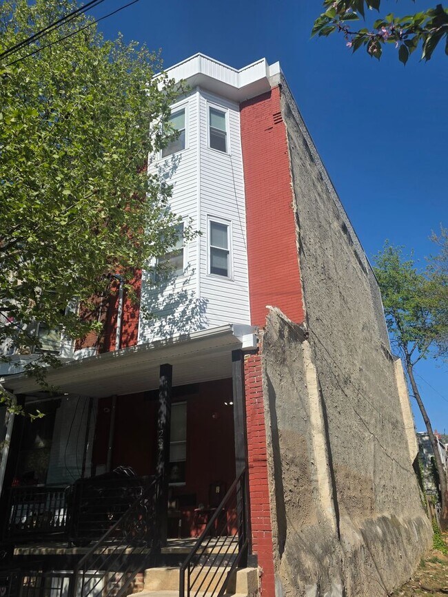 Building Photo - 1237 N 60th St