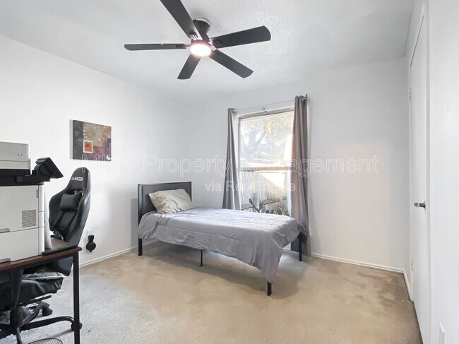 Building Photo - 9609 Woodland Hills