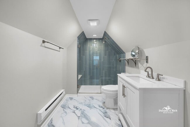 Building Photo - Modern Updated Victorian Duplex 3-Plus Bed...