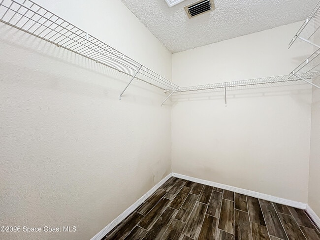 Building Photo - 5345 Cangro St