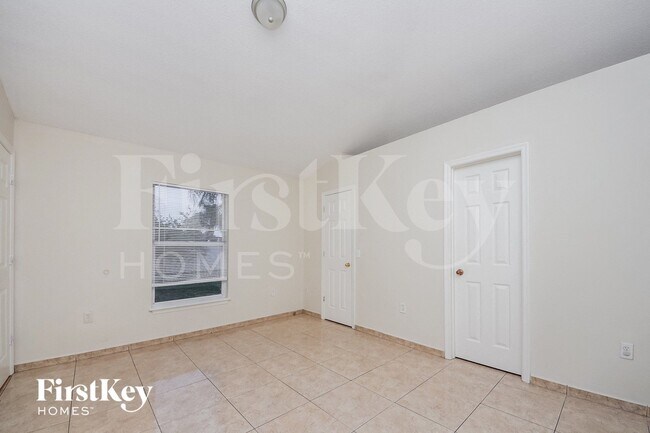Building Photo - 1307 Dover Dr