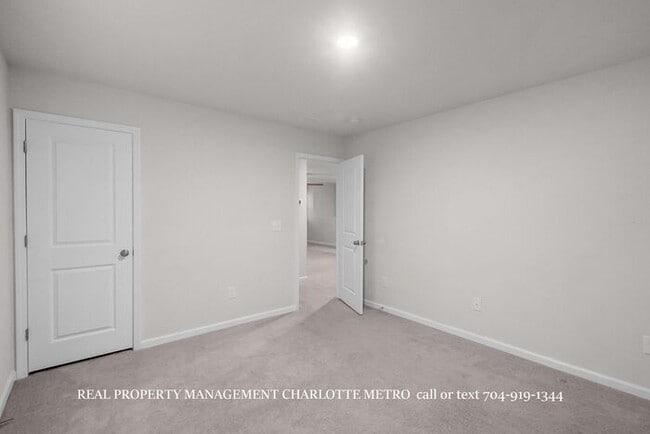 Building Photo - Stunning 4-BR Home on Wooded Cul-De-Sac Lot in Brightwater – Minutes from Rivergate!